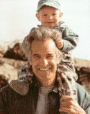 ג'פרי מאסון ובנו אילן- על אבהות אצל חיות