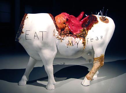 פסל פרה שיצר במאי הקולנוע דייויד לינץ' בשנת 2000 לתערוכת פסלי פרות של עיריית ניו יורק. הפסל נפסל לתצוגה...