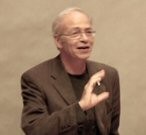 פיטר סינגר מרצה (צילום: Todd Huffman)